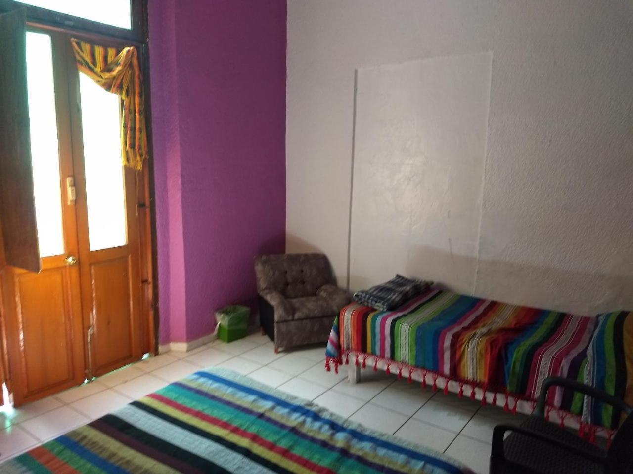 Iguana Hostel Oaxaca Экстерьер фото